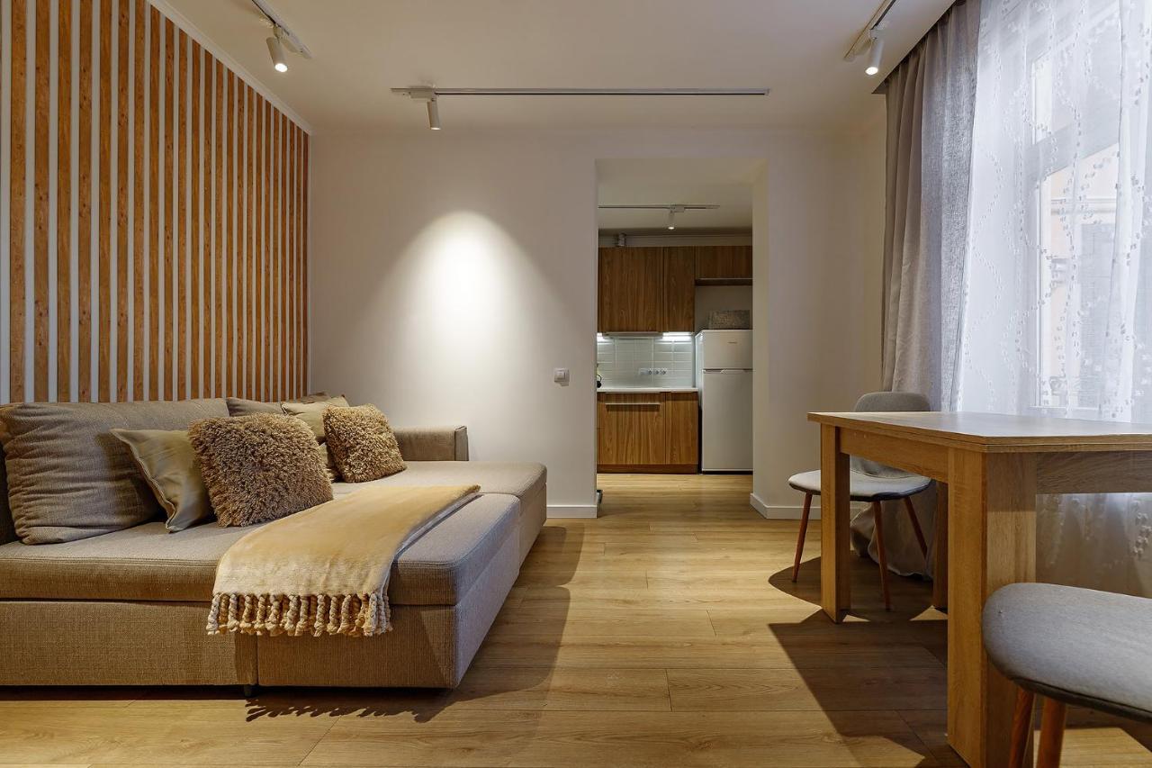 Feel Lviv! Old City Apartment ภายนอก รูปภาพ