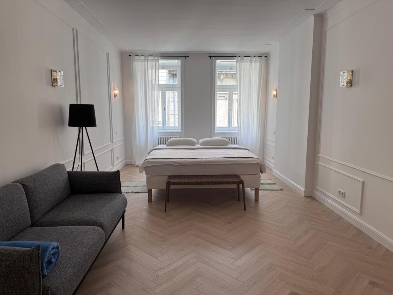 Feel Lviv! Old City Apartment ภายนอก รูปภาพ